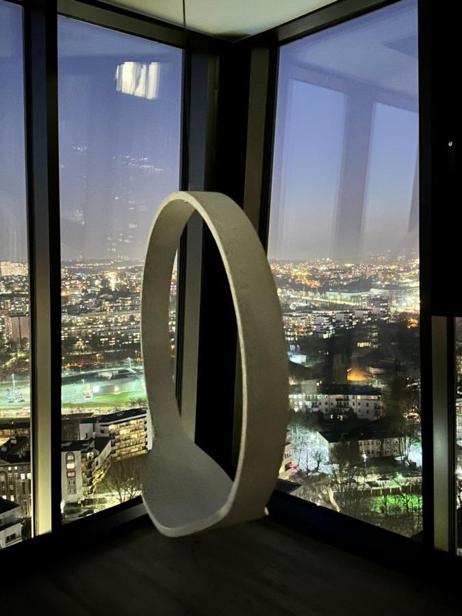 White Sky 20 Hanza Tower- Free Parking Apartment *