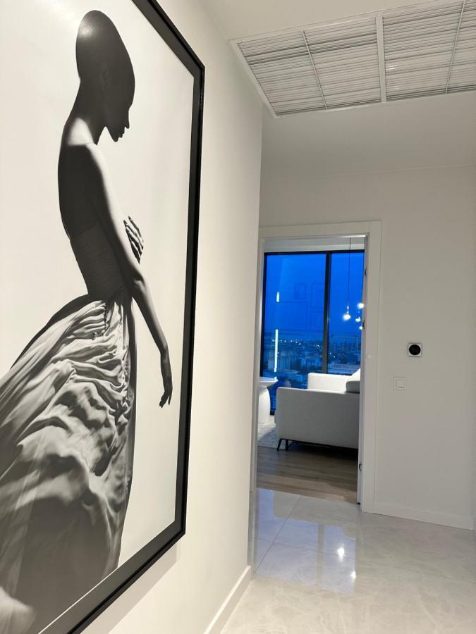 White Sky 20 Hanza Tower- Free Parking