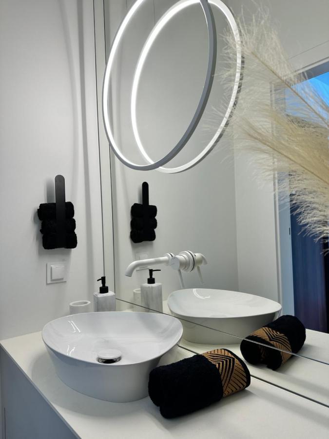 White Sky 20 Hanza Tower- Free Parking Apartment *